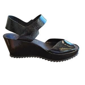 Pedro Garcia 'Fiona' Wedge Sandal Size 8 8.5 Black Heels